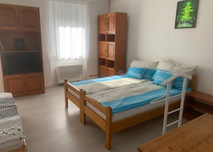Feszek Apartmanhaz