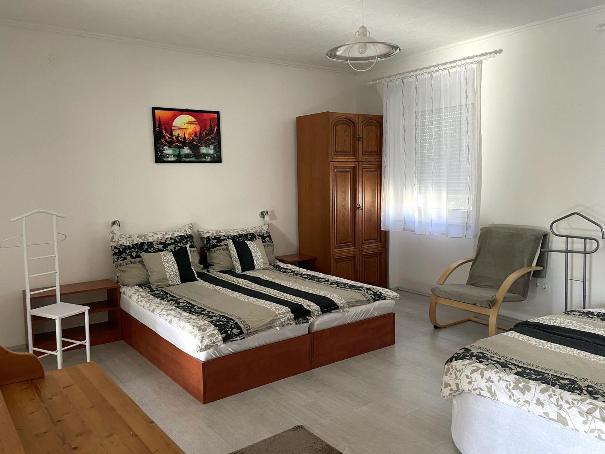 Apartment Feszek Apartmanhaz *